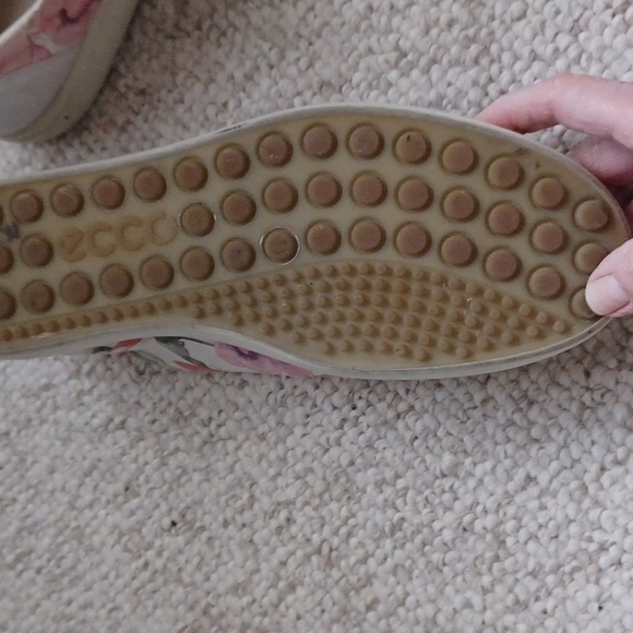 Ecco Soft Floral Leather lace up sneaker. Size 9 .pretty pink and cream floral. - Picture 5 of 11